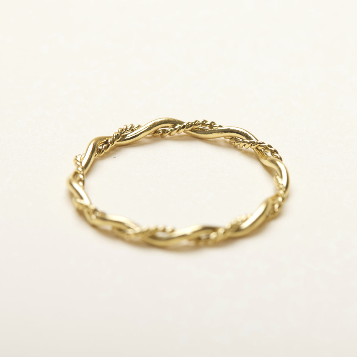 【Shapes Studio】Simple Twist Bandリング Simple Twist Band Ring – Shapes Studio