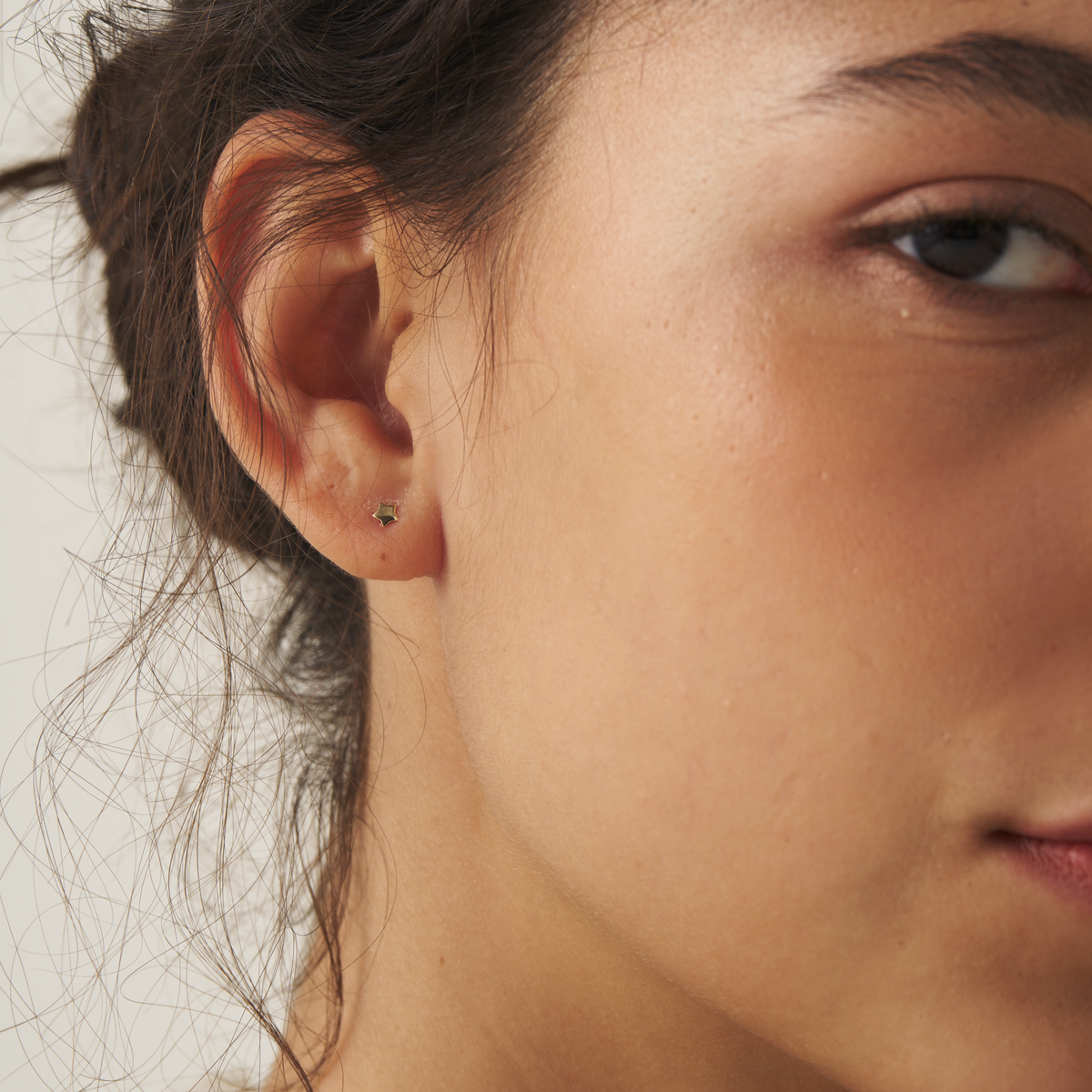 SHAPES STUDIO/Mini Bow・Mini Star ピアス 10K Solid Gold 4 Gold Mini Bow Stud Earrings with Loop, Gold Tone Metal