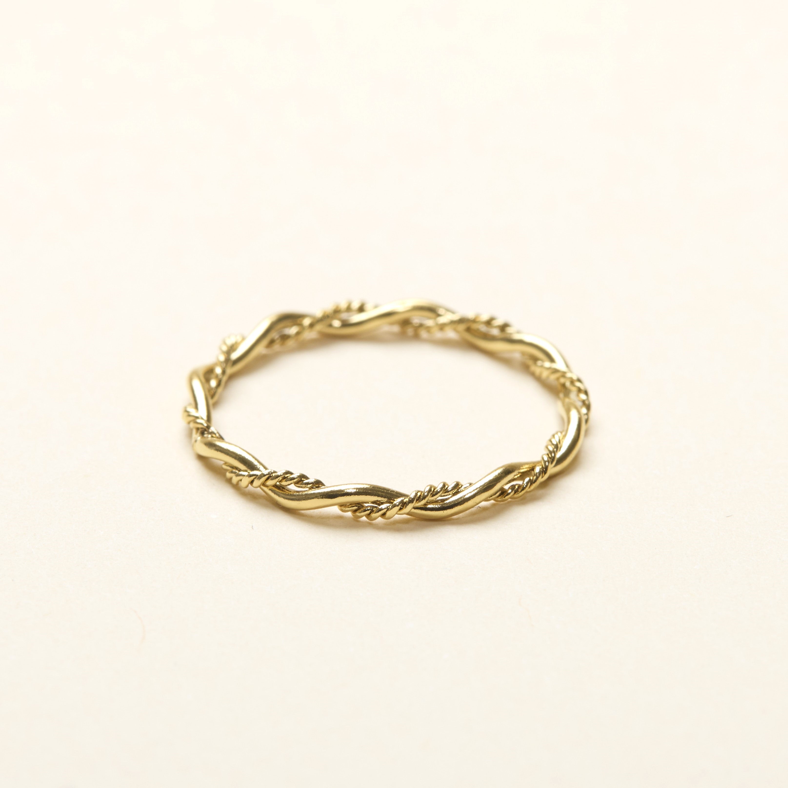 Thin Twist Band Ring