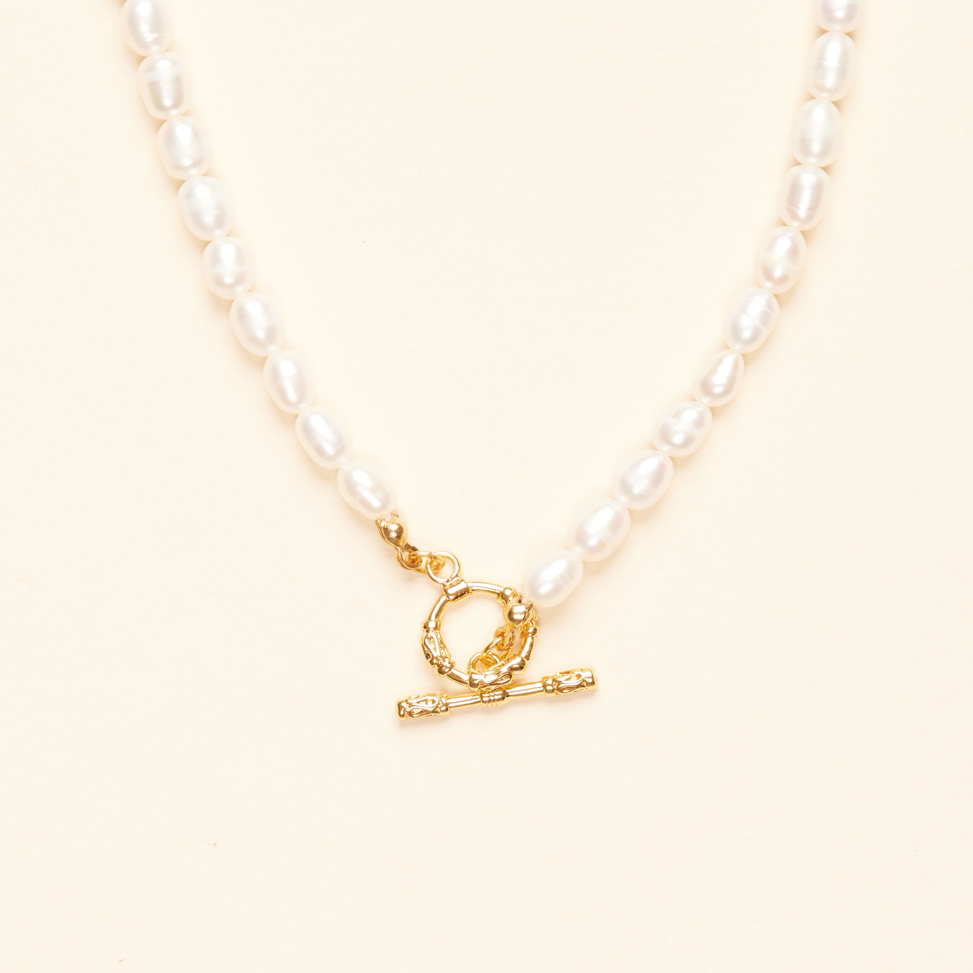 Toggle Pearl Chain Necklace [As Seen on Millie Bobby Brown]